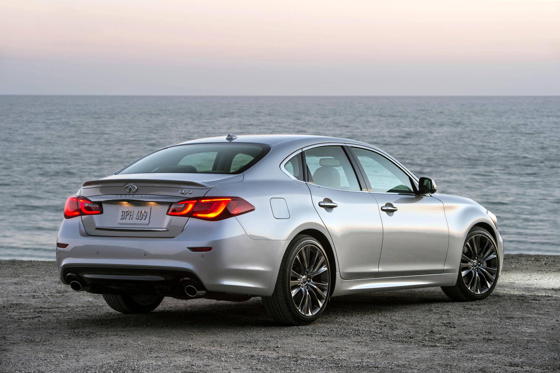 2016 premium select edition infiniti q70