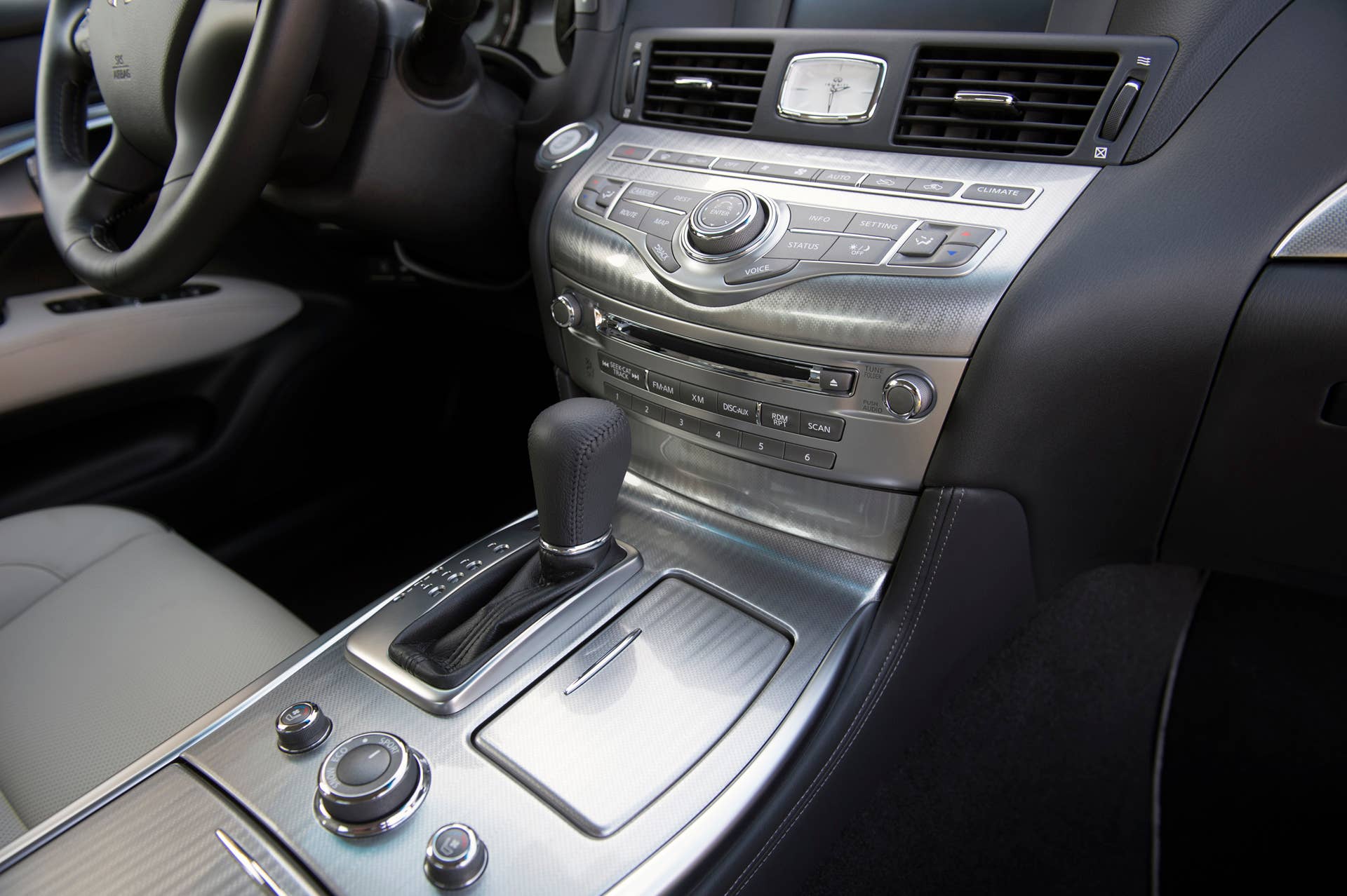 cabin aluminum infiniti q70 select premium edition