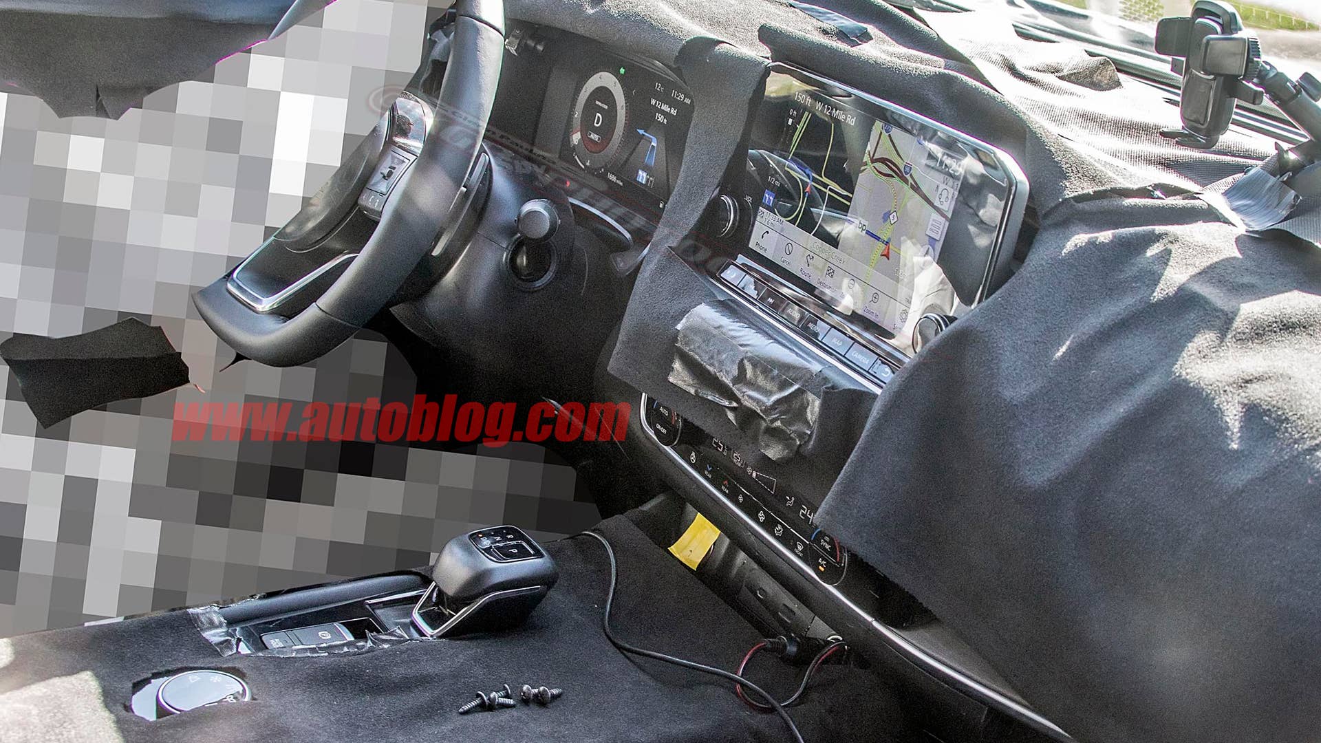 2021 Nissan Rogue in camouflage