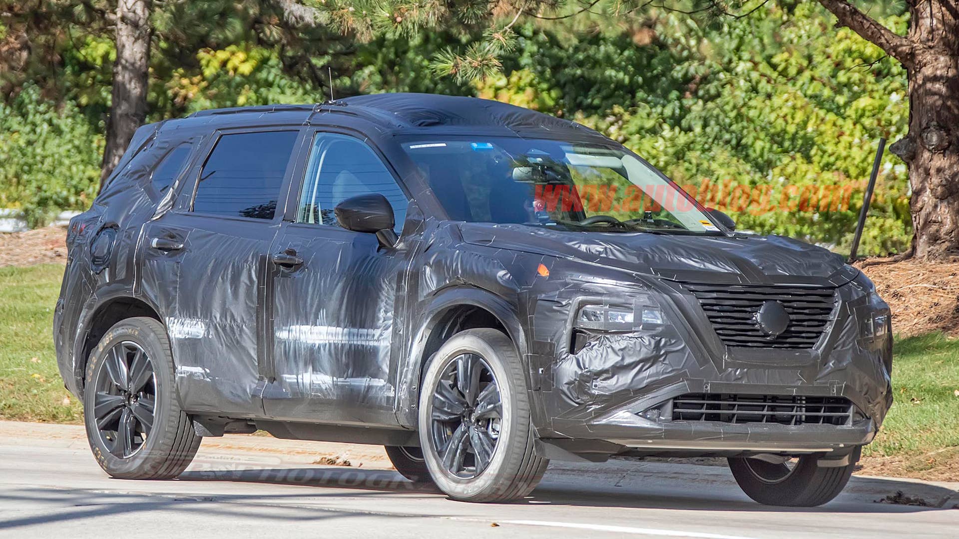2021 Nissan Rogue in camouflage