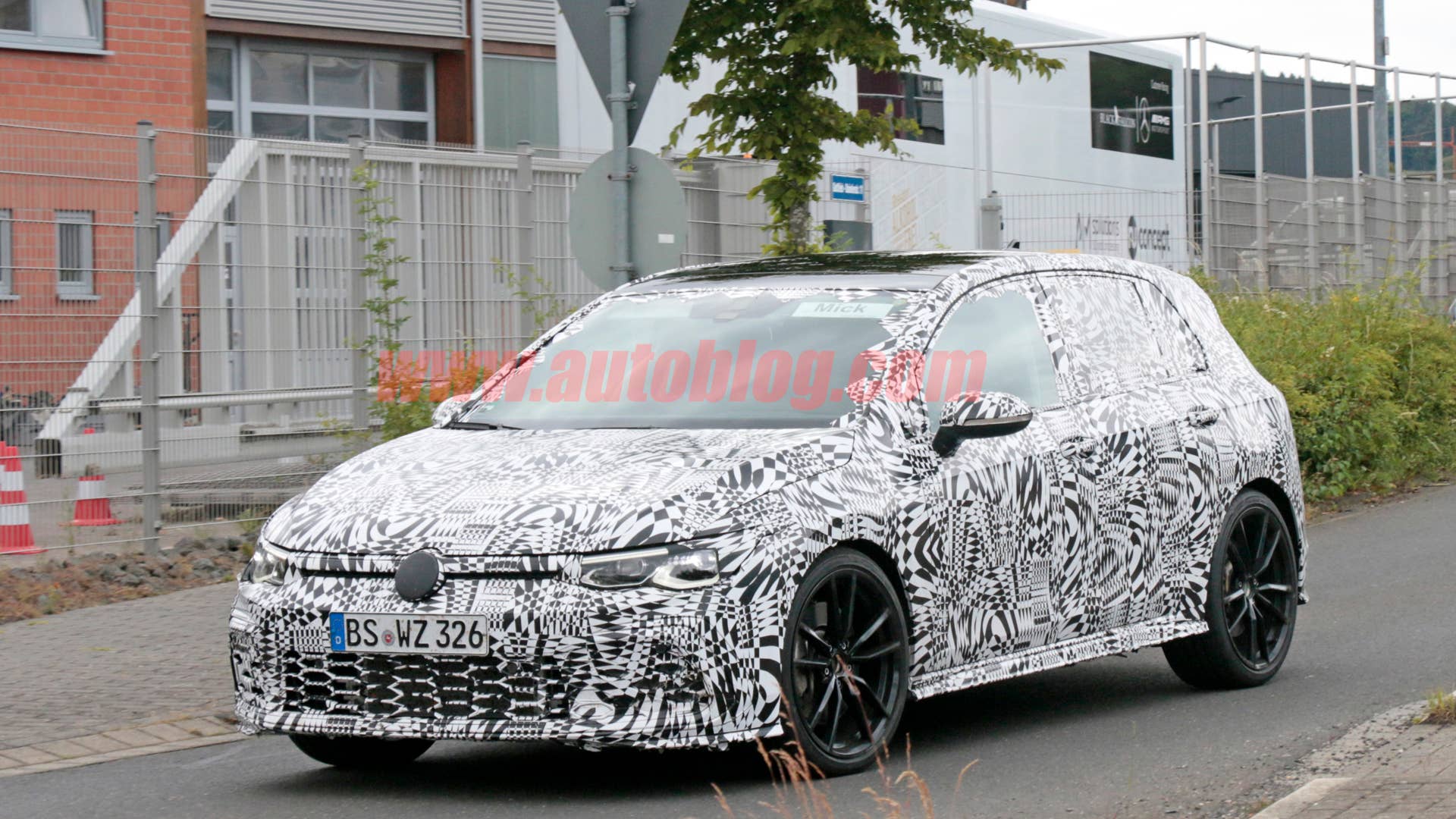 2020 Volkswagen Golf GTI front 3/4 2