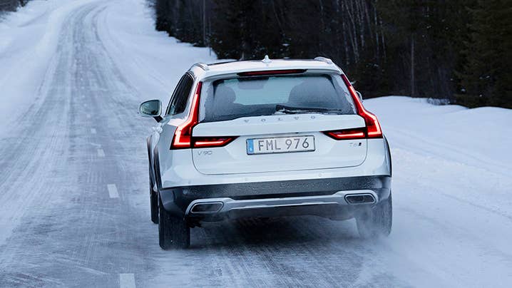 2017 Volvo V90 Cross Country