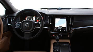 2017 Volvo V90 Cross Country