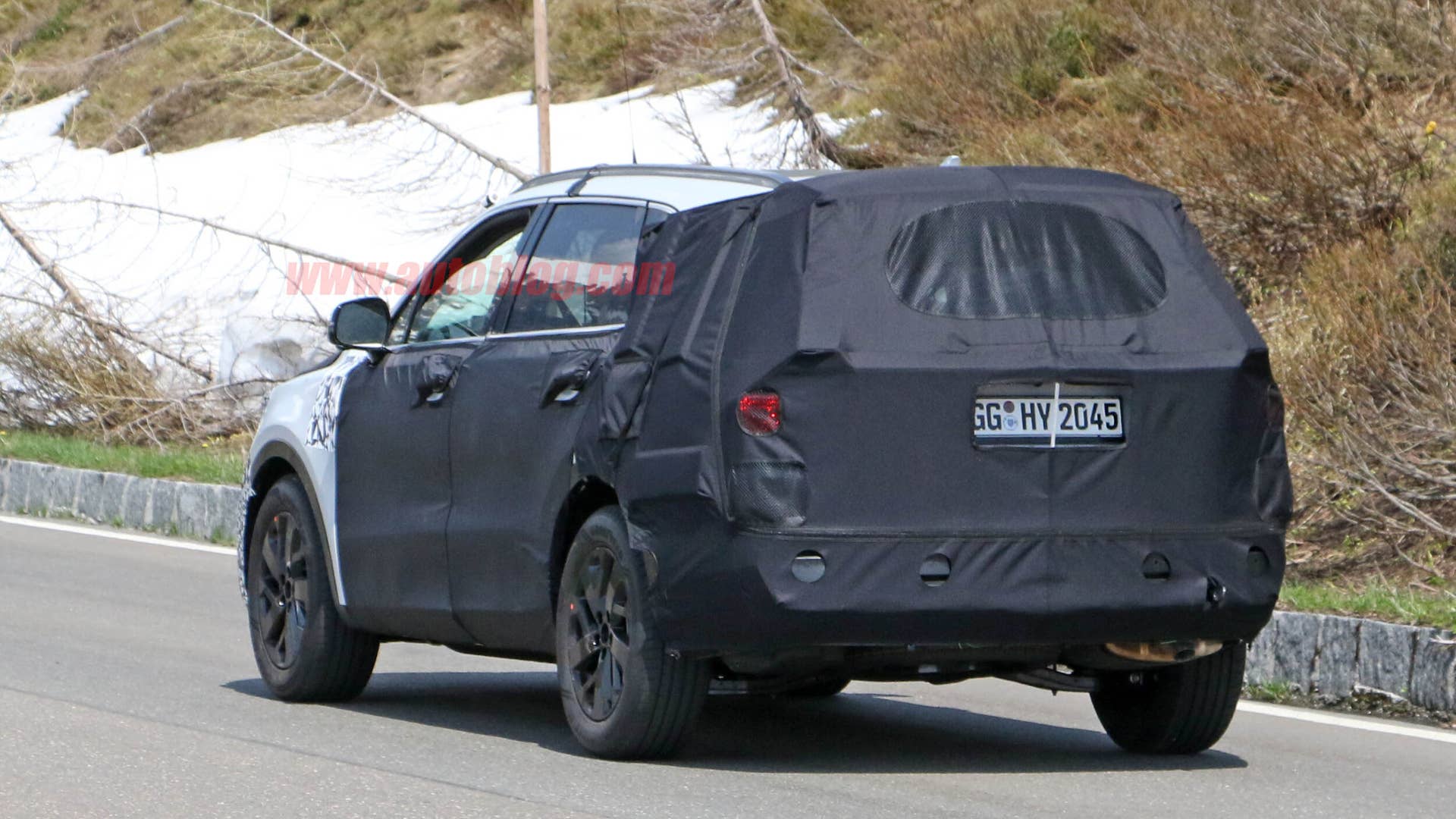 Kia Sorento spy shots