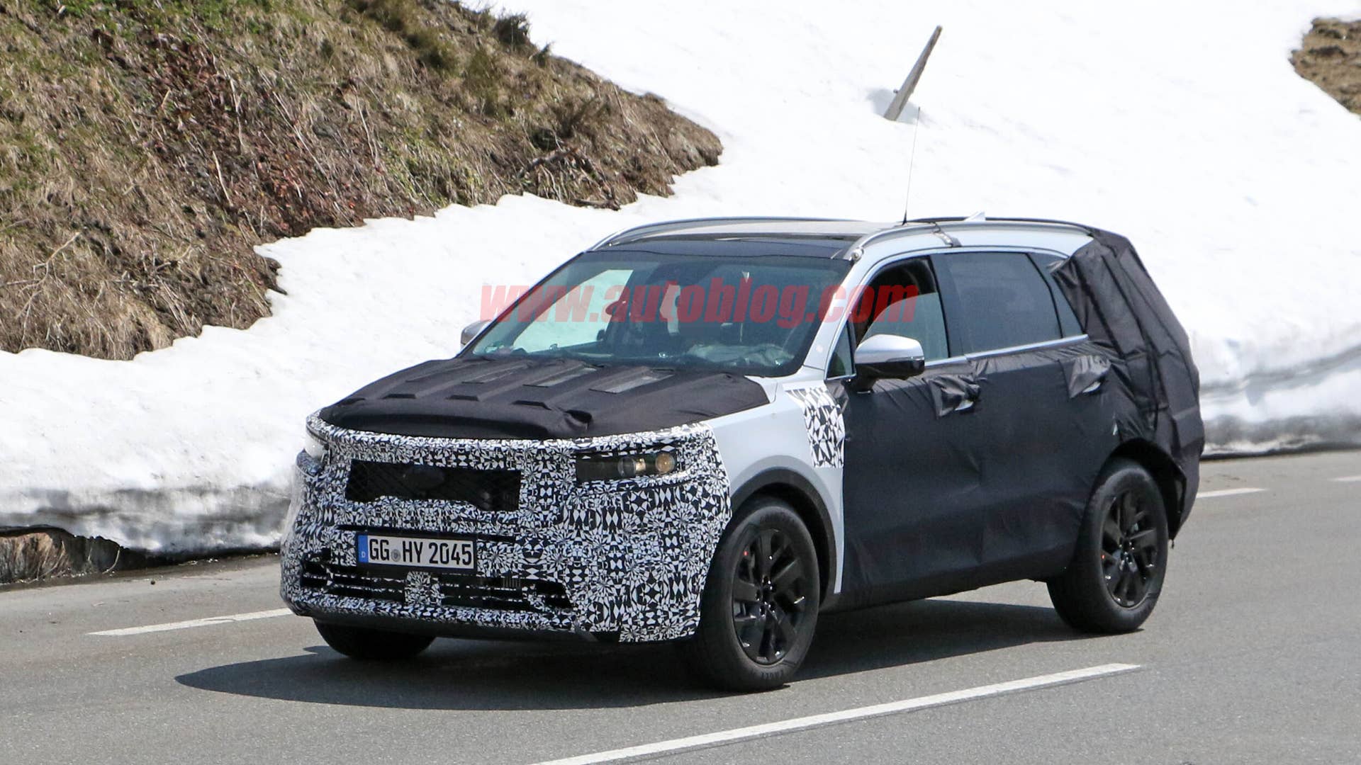 Kia Sorento spy shots