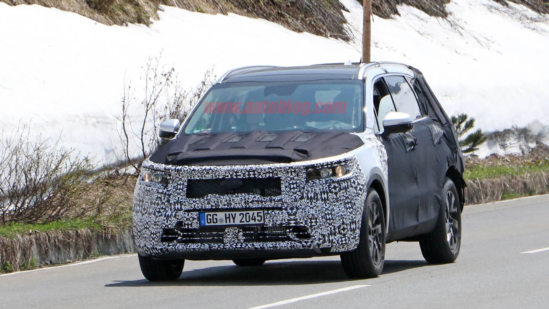 Kia Sorento spy shots