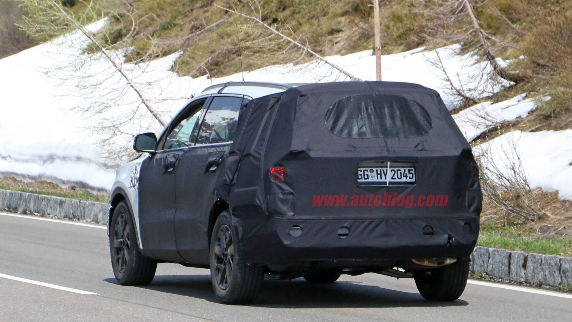 Kia Sorento spy shots