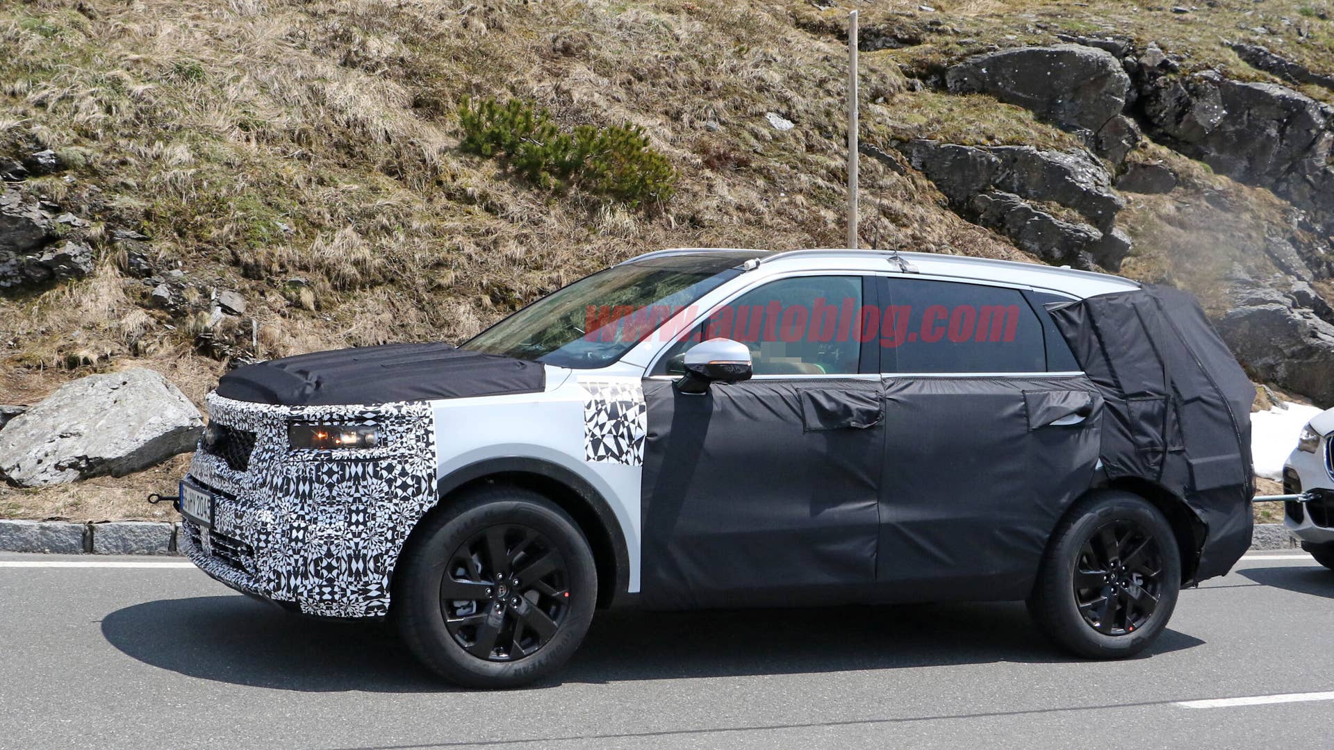 Kia Sorento spy shots
