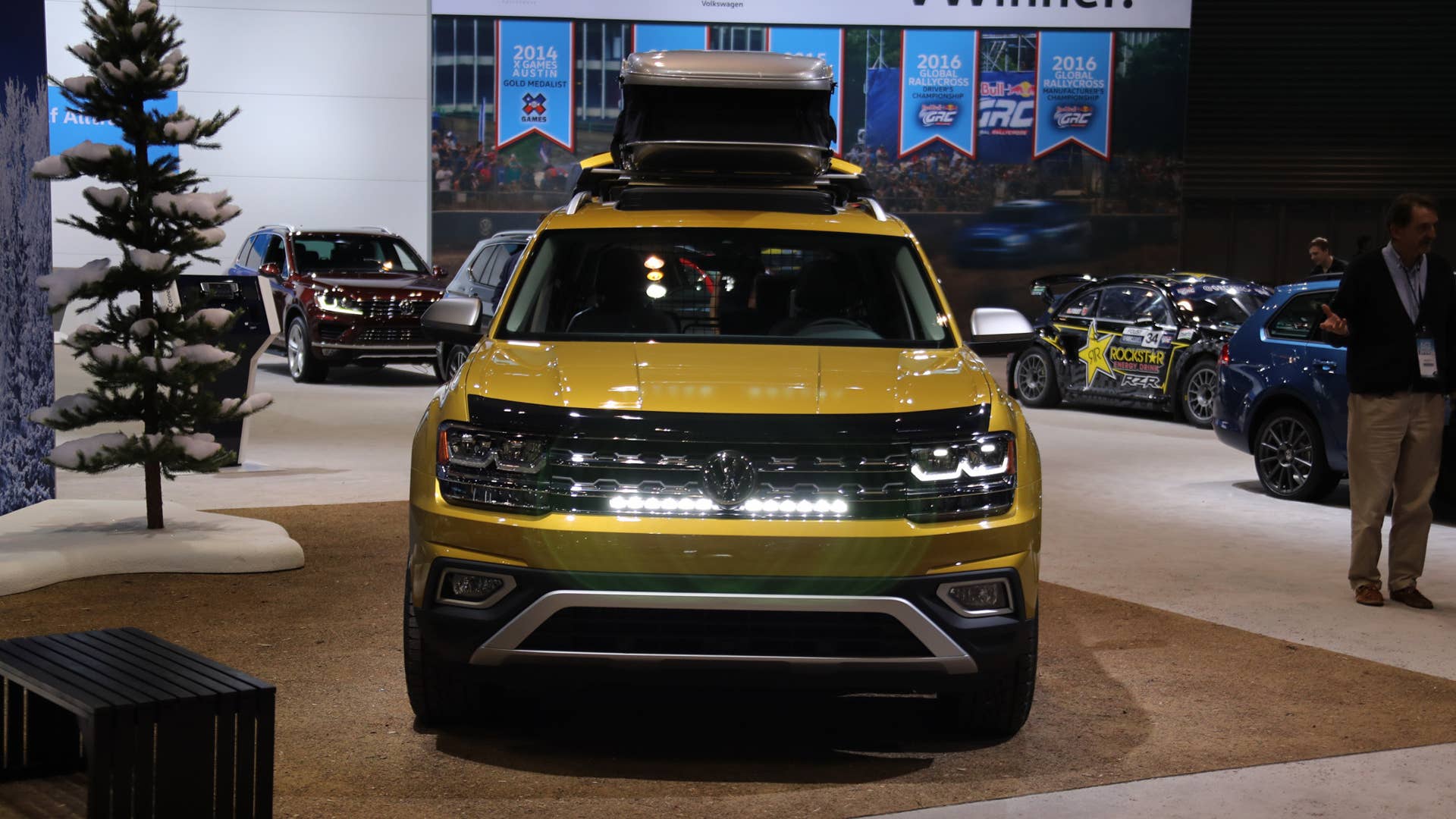 2018 volkswagen atlas weekend edition front