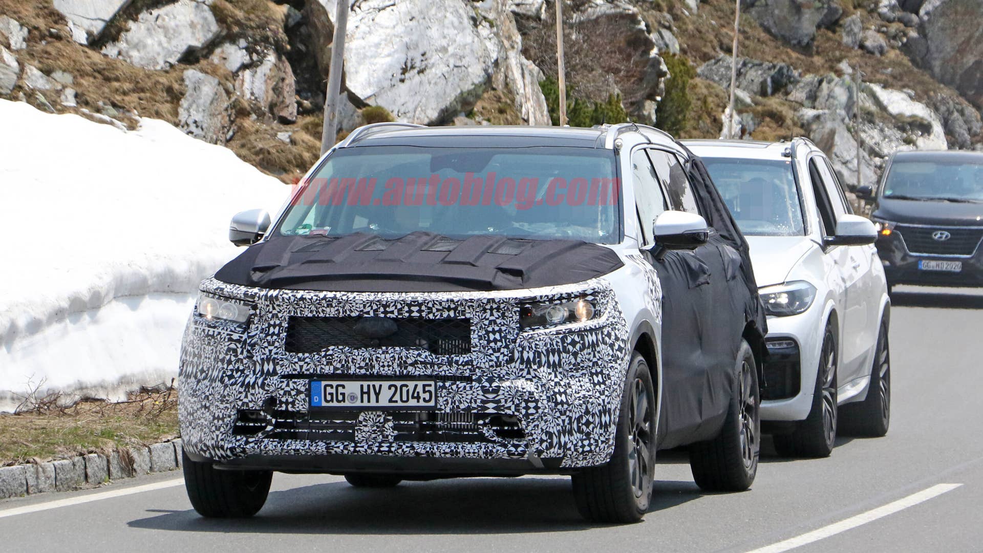 Kia Sorento spy shots