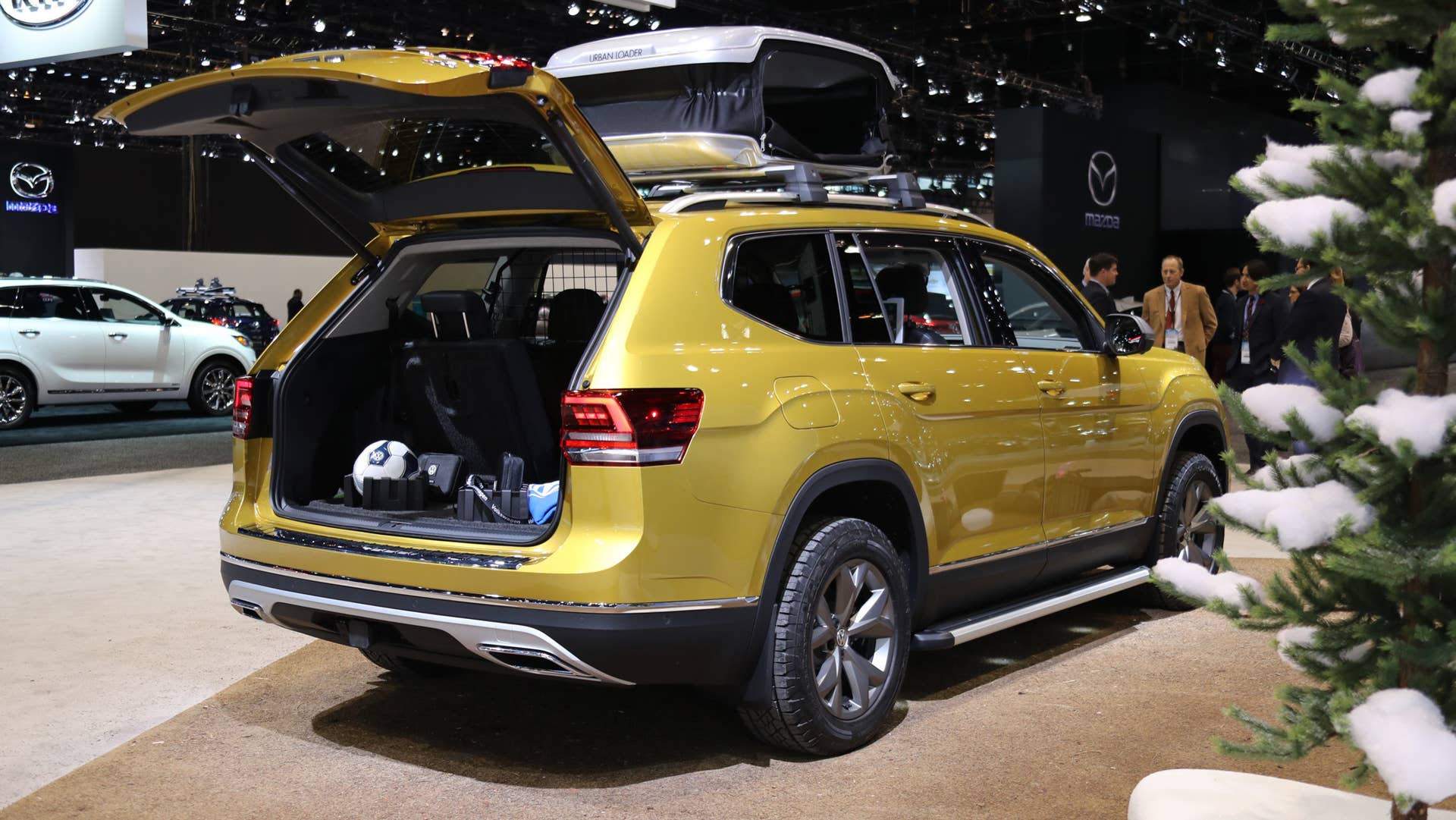 2018 volkswagen atlas weekend edition tailgate