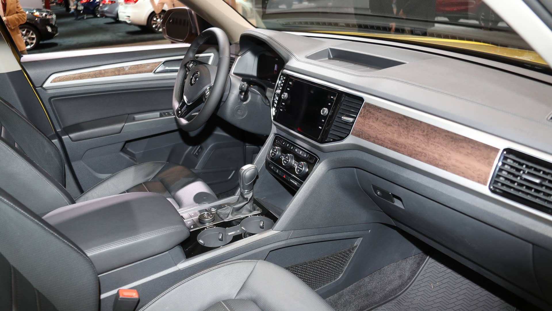 2018 volkswagen atlas weekend edition interior