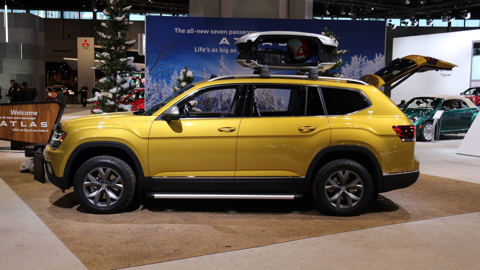 2018 volkswagen atlas weekend edition side