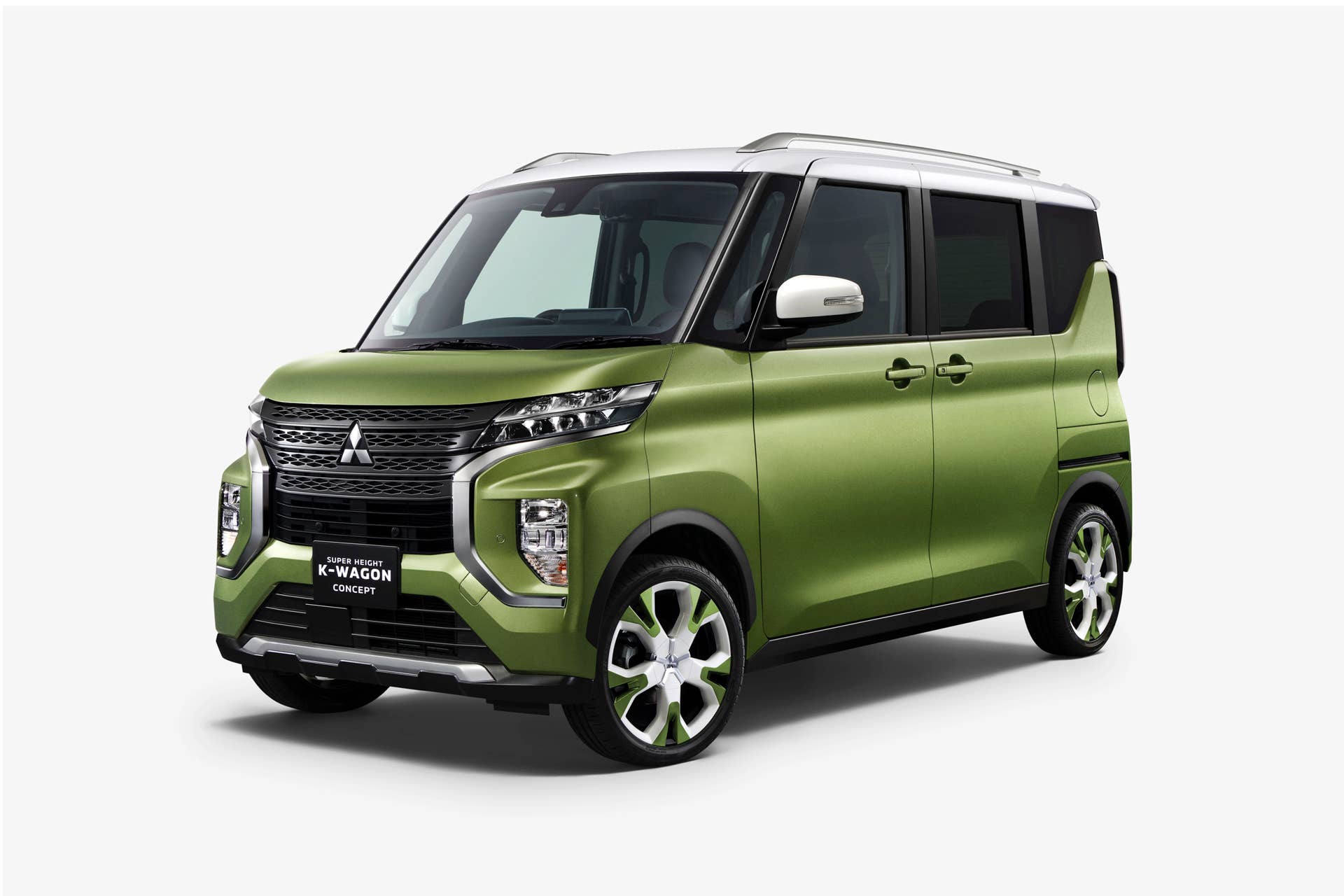 Mitsubishi Motors Corporations unveils the SUPER HEIGHT K-WAGON CONCEPT, previewing its next generation of Kei cars.