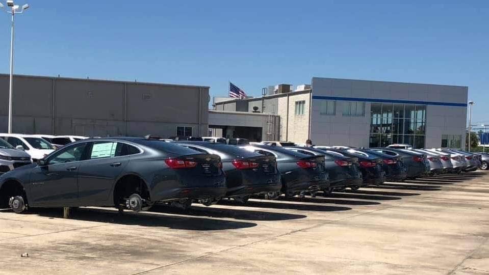 Thieves steal 124 wheels and tires.