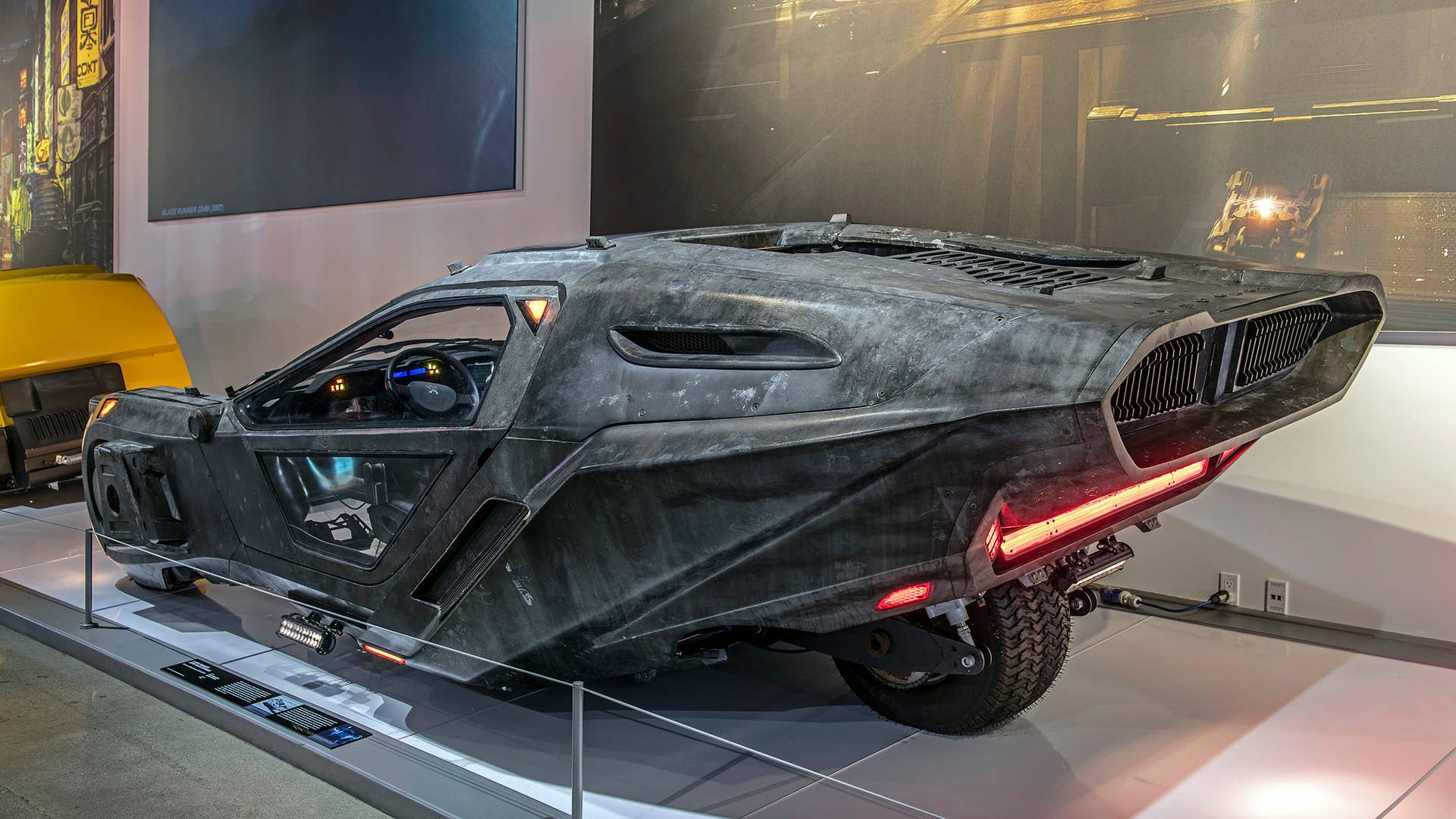 C.2049 Peugeot LAPD Police Spinner