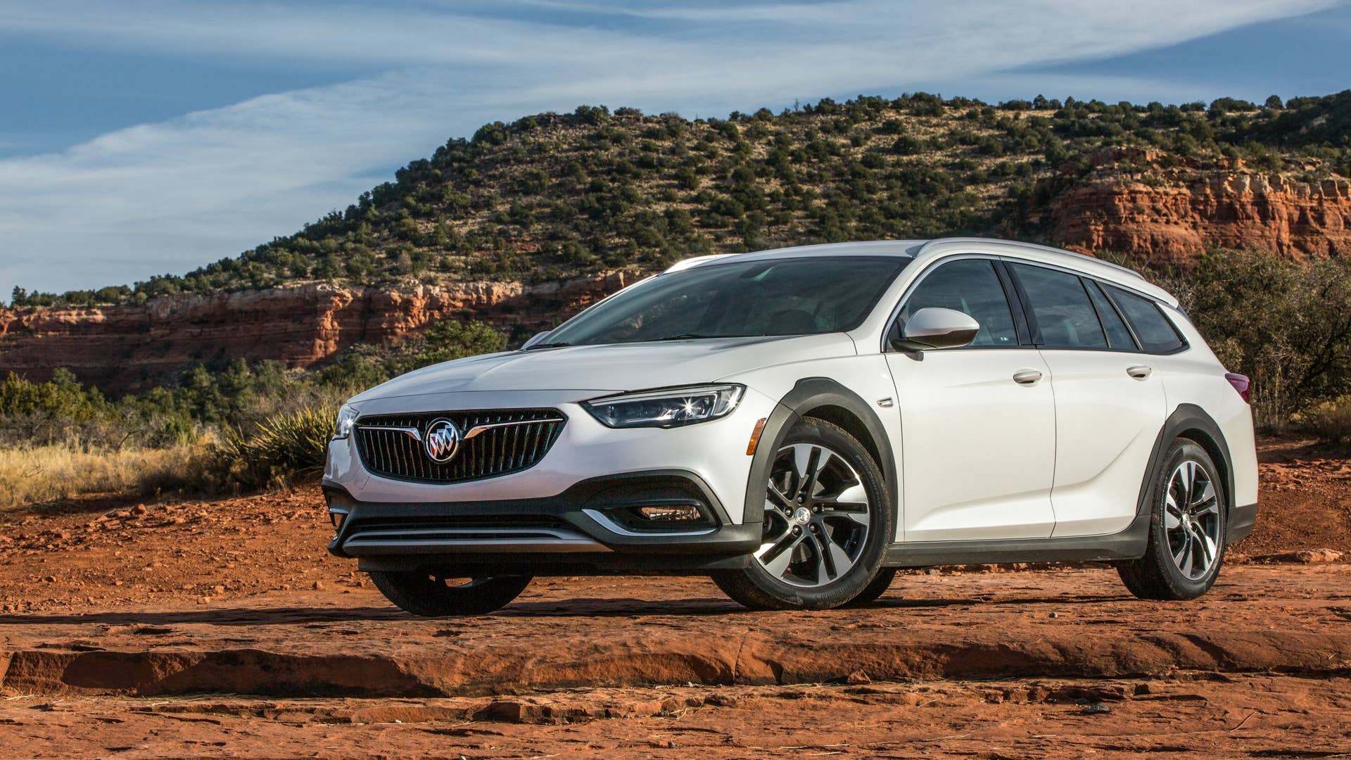 2019 Buick Regal TourX in white