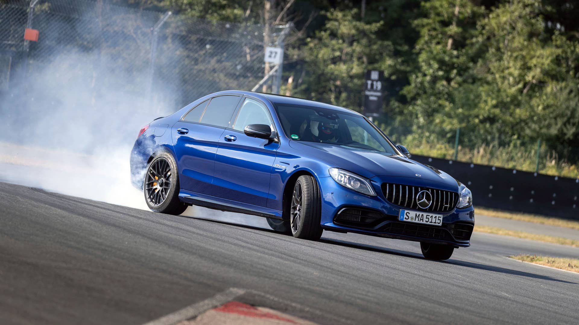 Mercedes-AMG C 63 S Limousine; brillantblau metallic; AMG Leder Nappa schwarz; C 63/ C 63 S; Kraftstoffverbrauch kombiniert: 9,9 l/100 km; CO2-Emissionen kombiniert: 227 g/km // ⨠Mercedes-AMG C 63 S Sedan; brilliant blue metallic; AMG nappa leather black; C 63/ C 63 S ; Fuel consumption combined: 9.9 l/100 km; Combined CO2 emissions: 227 g/kmâ¨â¨