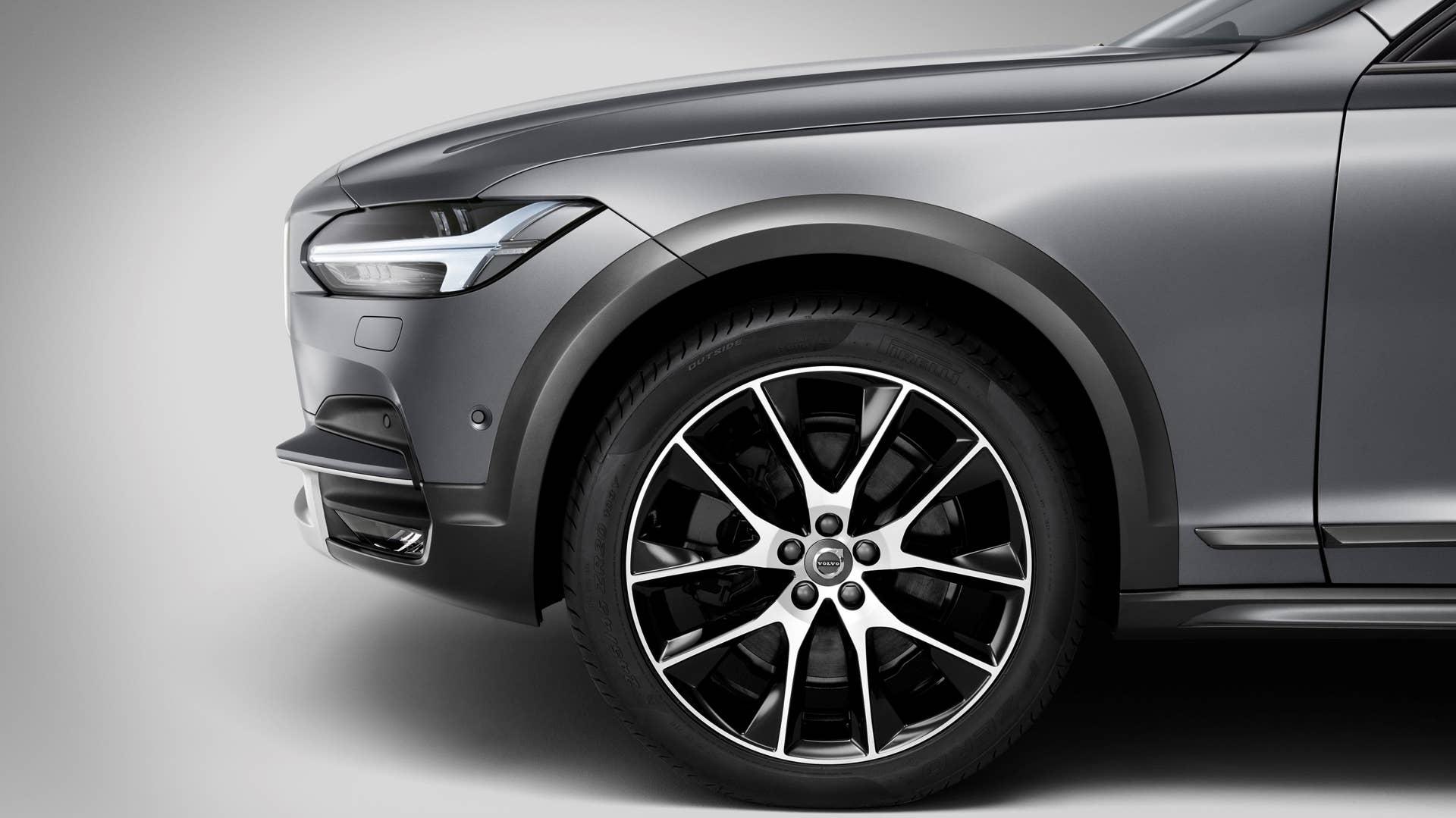 2017 Volvo V90 Cross Country Front End Close Up Exterior