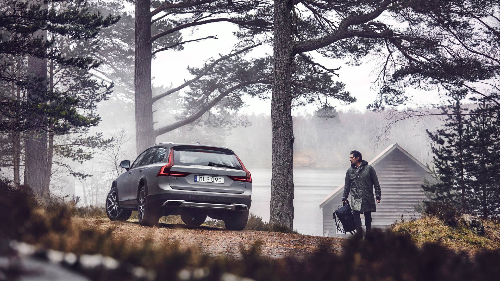 2017 Volvo V90 Cross Country Rear End Exterior
