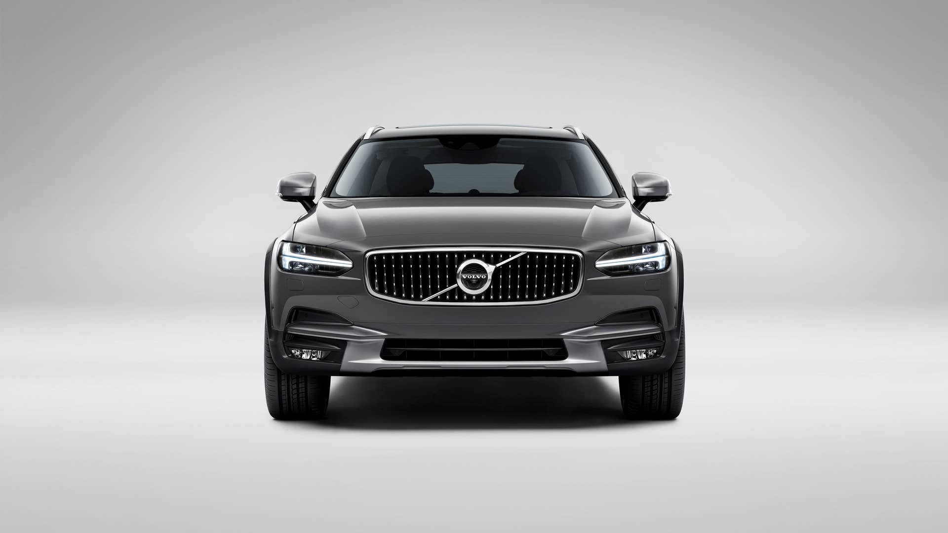 2017 Volvo V90 Cross Country Front End Exterior