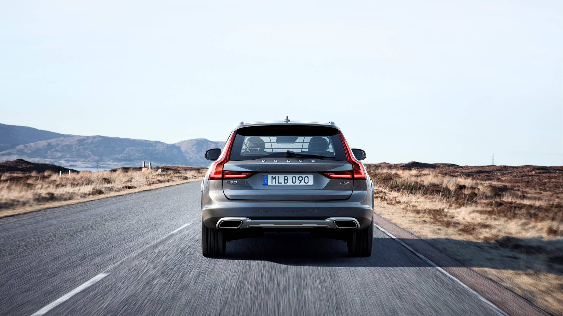 2017 Volvo V90 Cross Country Rear End Exterior
