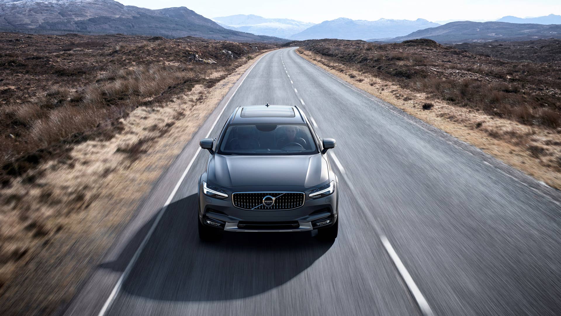2017 Volvo V90 Cross Country Front End Exterior