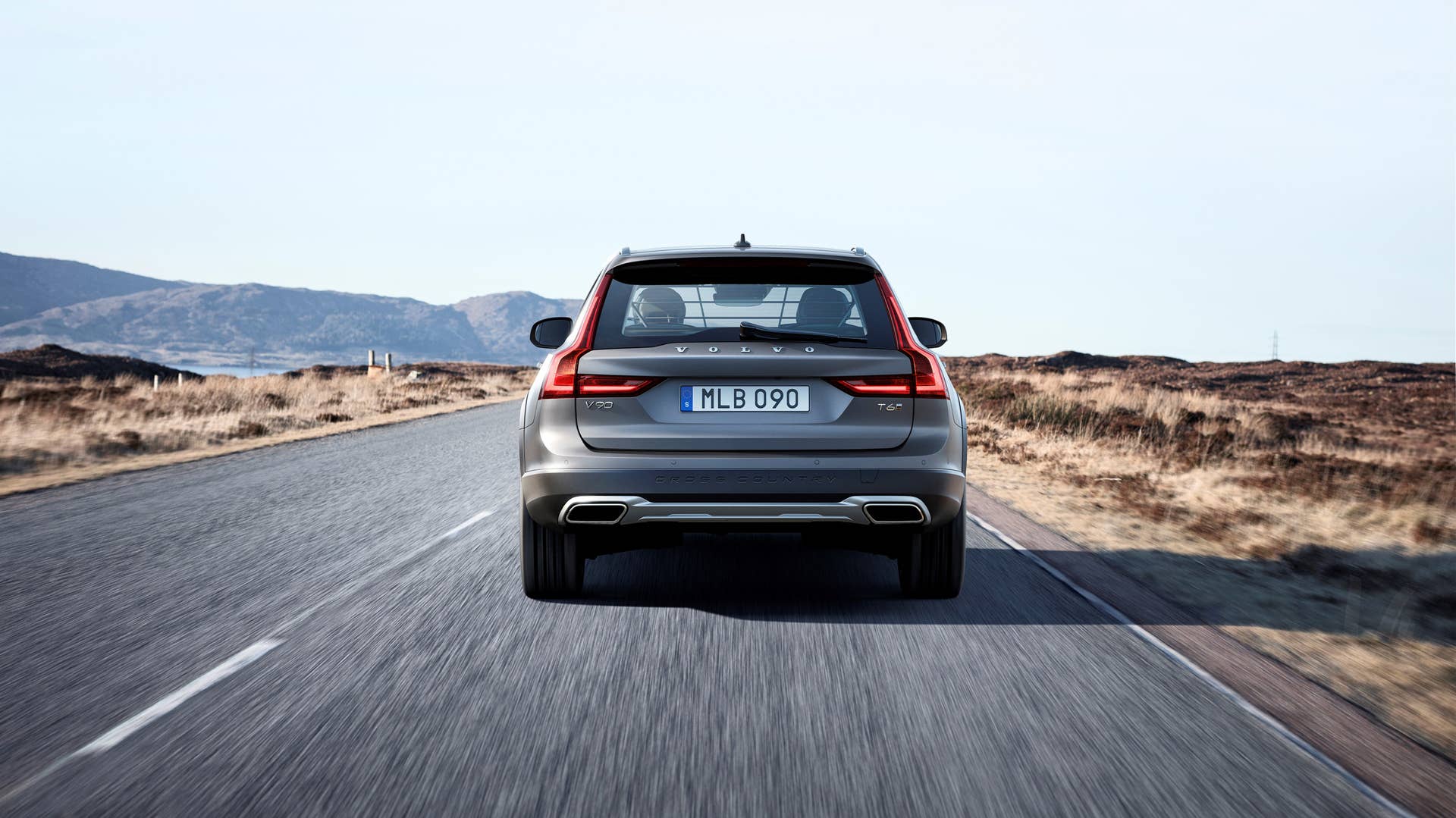 2017 Volvo V90 Cross Country Rear End Exterior