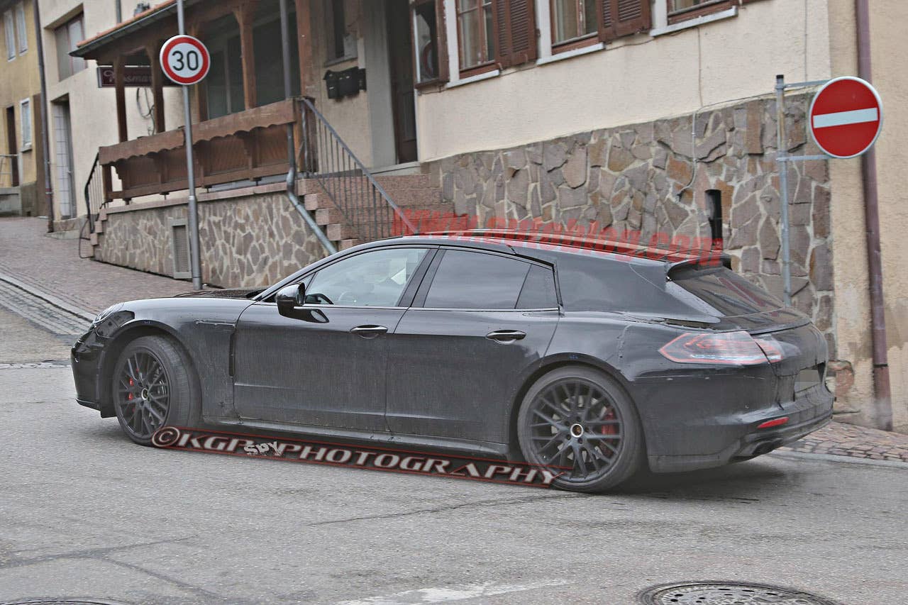 porsche panamera sport turismo spy shots roof