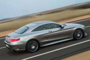 Mercedes-Benz S 500 4MATIC Coupé Edition 1 (C 217) 2013, Lack: AMG Alubeam silber, designo, Ausstattung: Leder Exclusiv bengalrot/schwarz, Zierteil Pappel schiefer