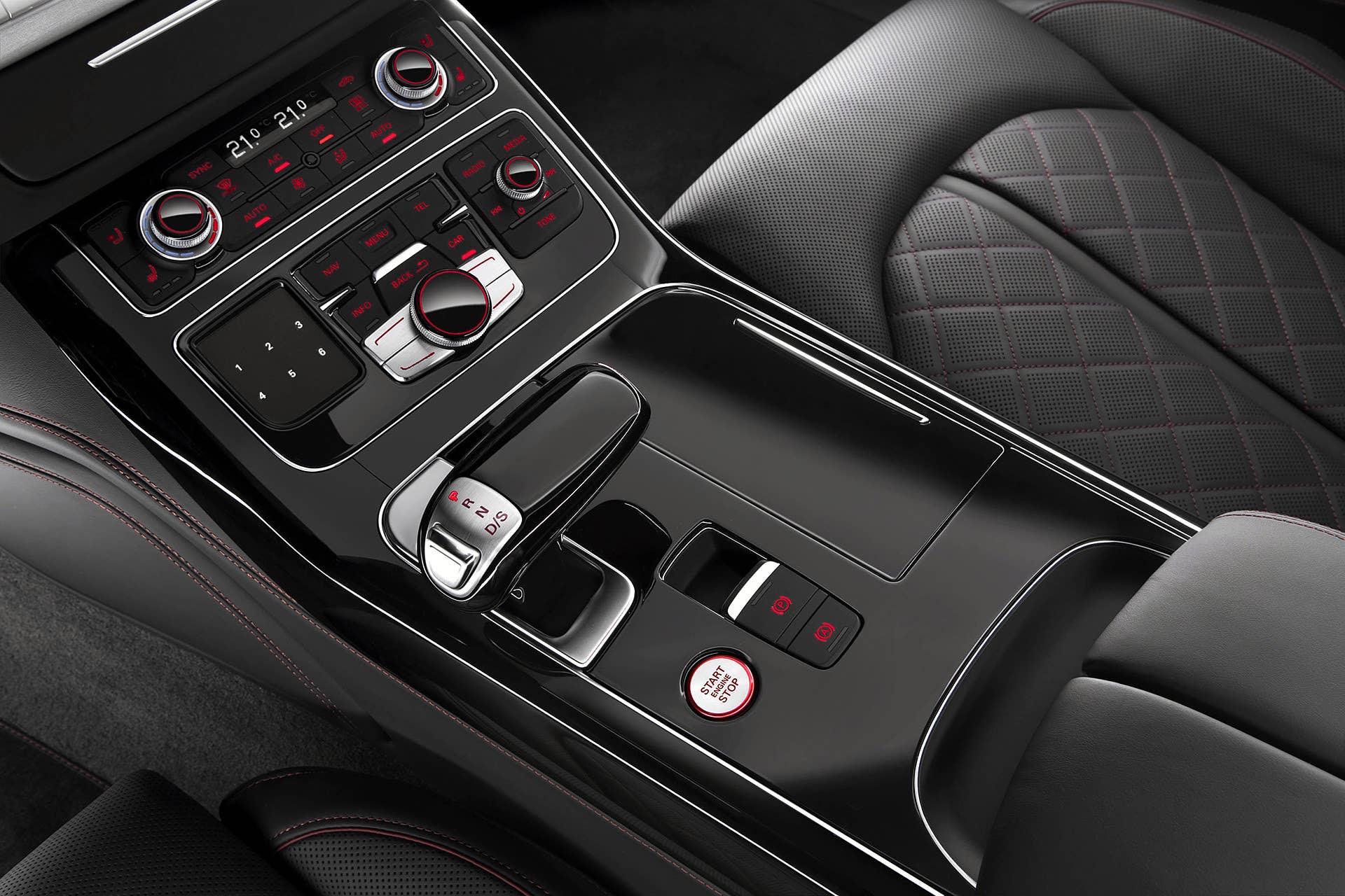 2016 Audi S8 Plus center console