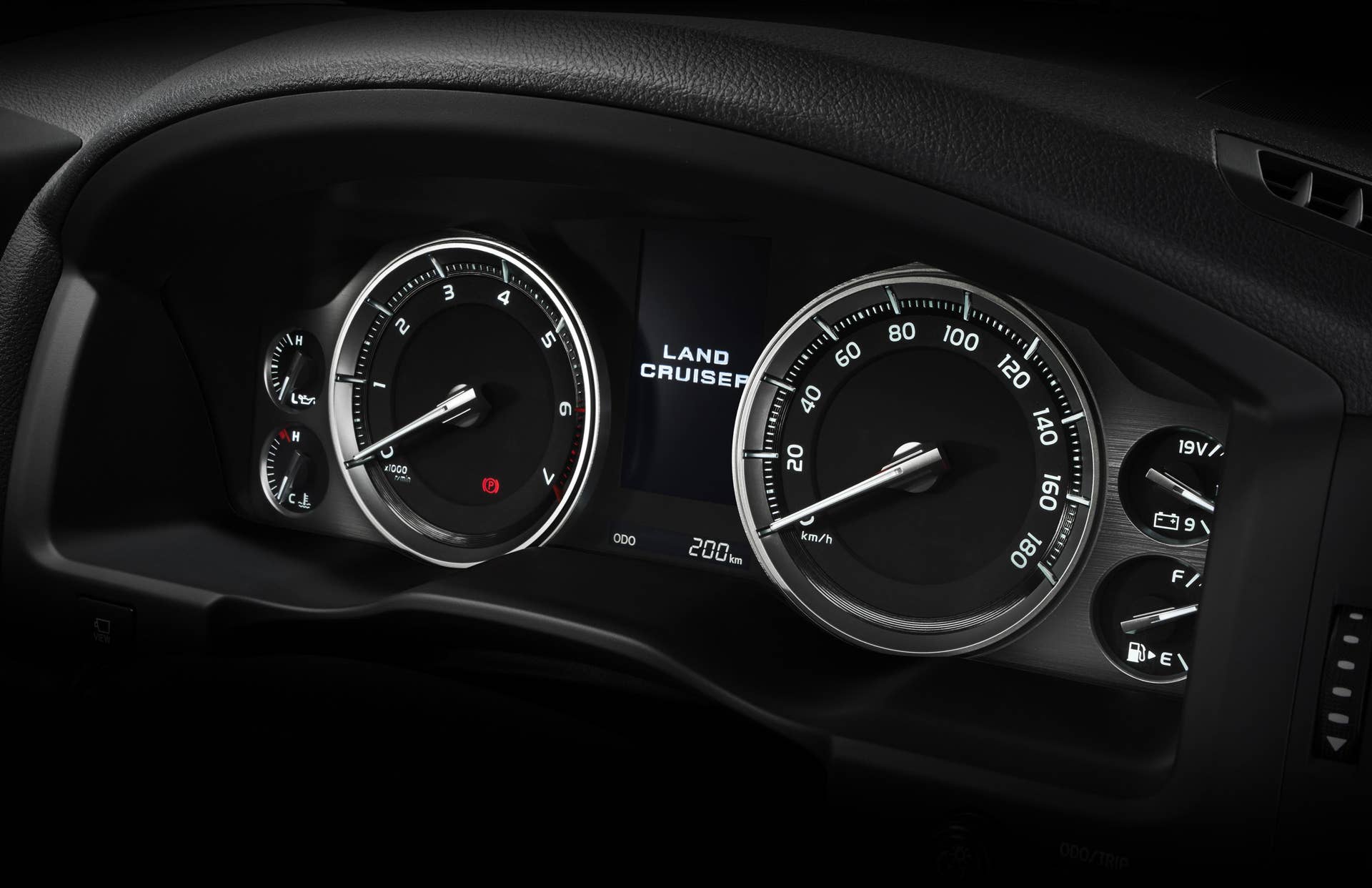 2016 Toyota Land Cruiser 200 instruments
