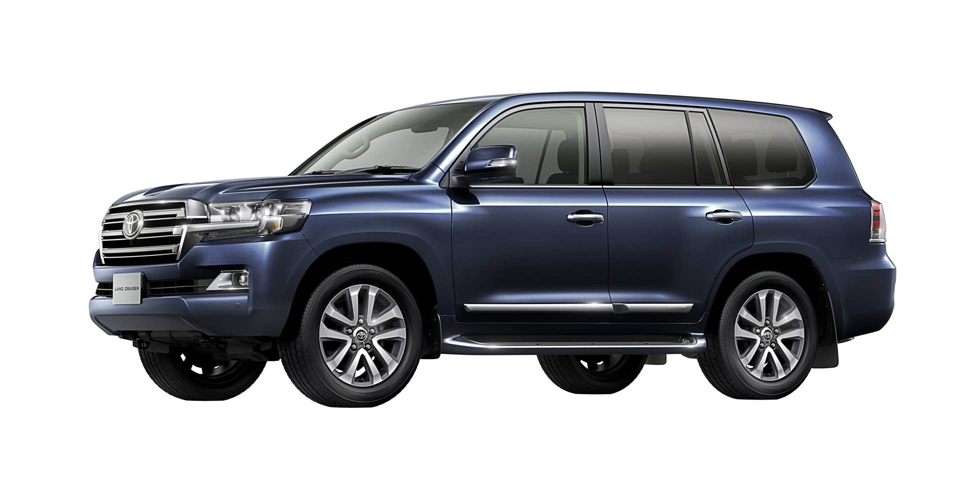 2016 Toyota Land Cruiser front 3/4 blue