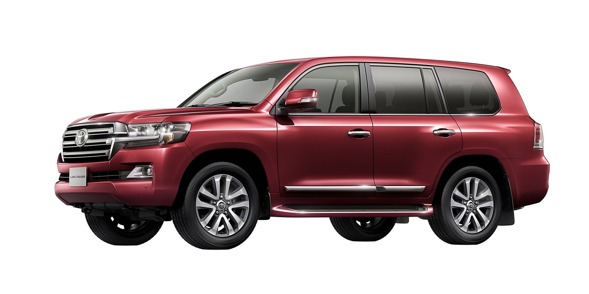 2016 Toyota Land Cruiser front 3/4 red
