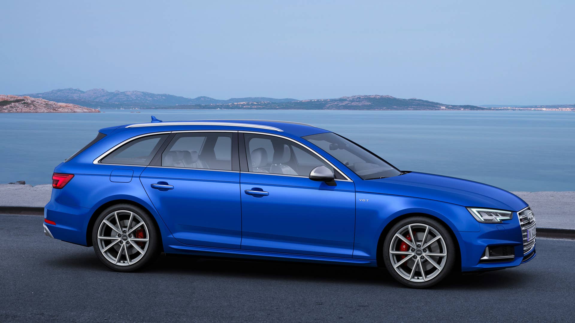 2017 Audi S4 Avant angle profile