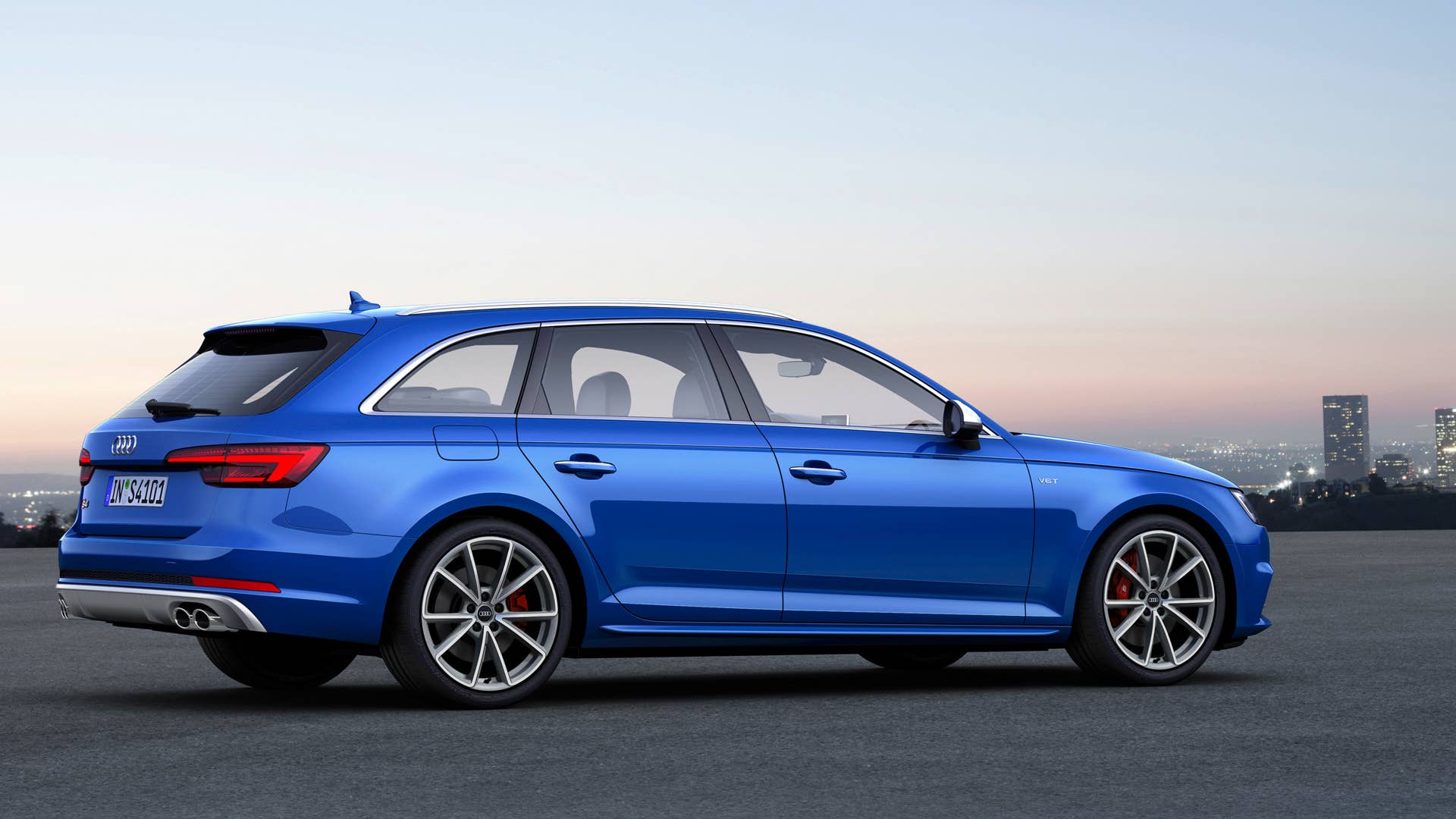 2017 Audi S4 Avant rear 3/4