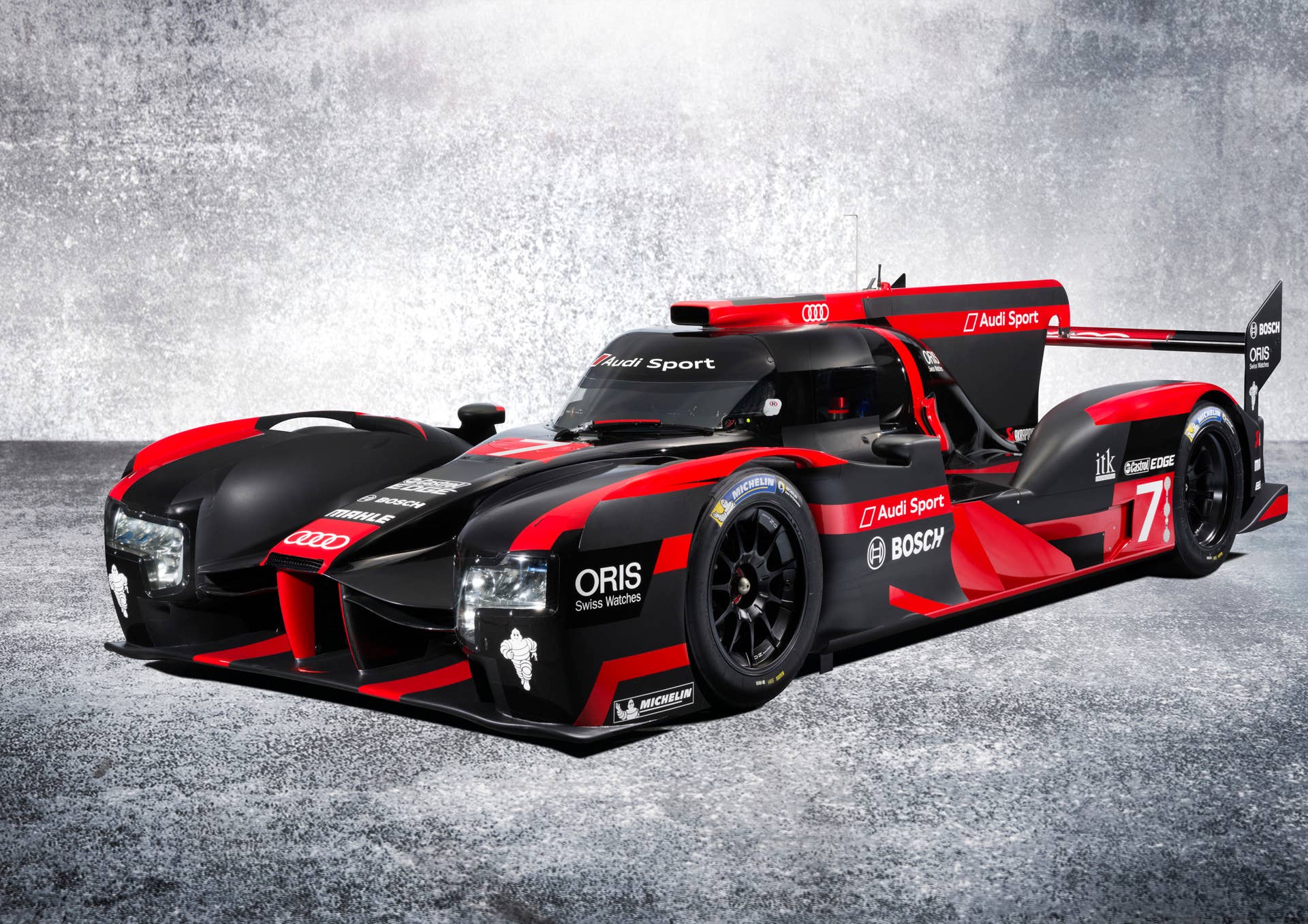 2016 Audi R18 front 3/4