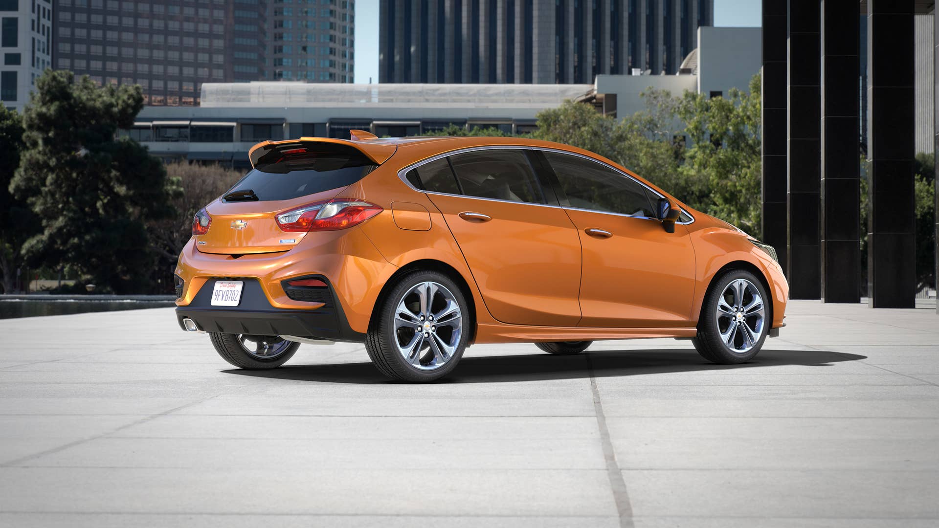 2017 Chevy Cruze Hatchback rear 3/4