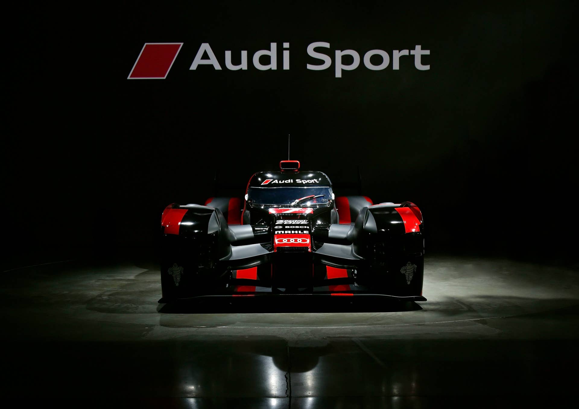 2016 Audi R18 E-Tron front