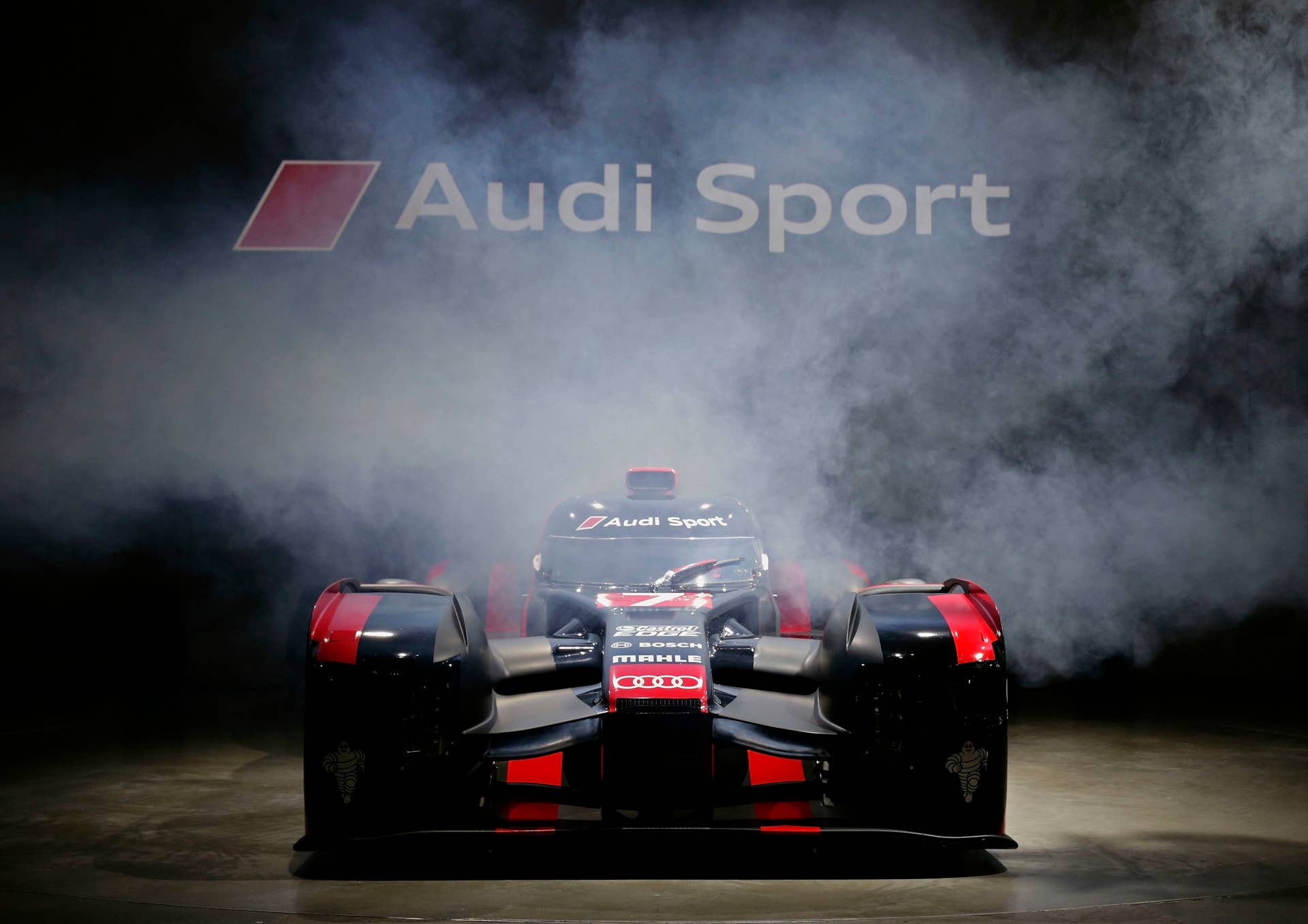 2016 Audi R18 E-Tron Quattro front