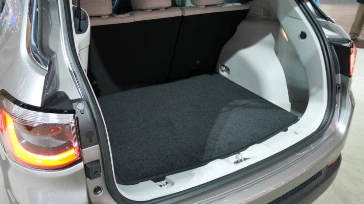 2017 jeep compass cargo