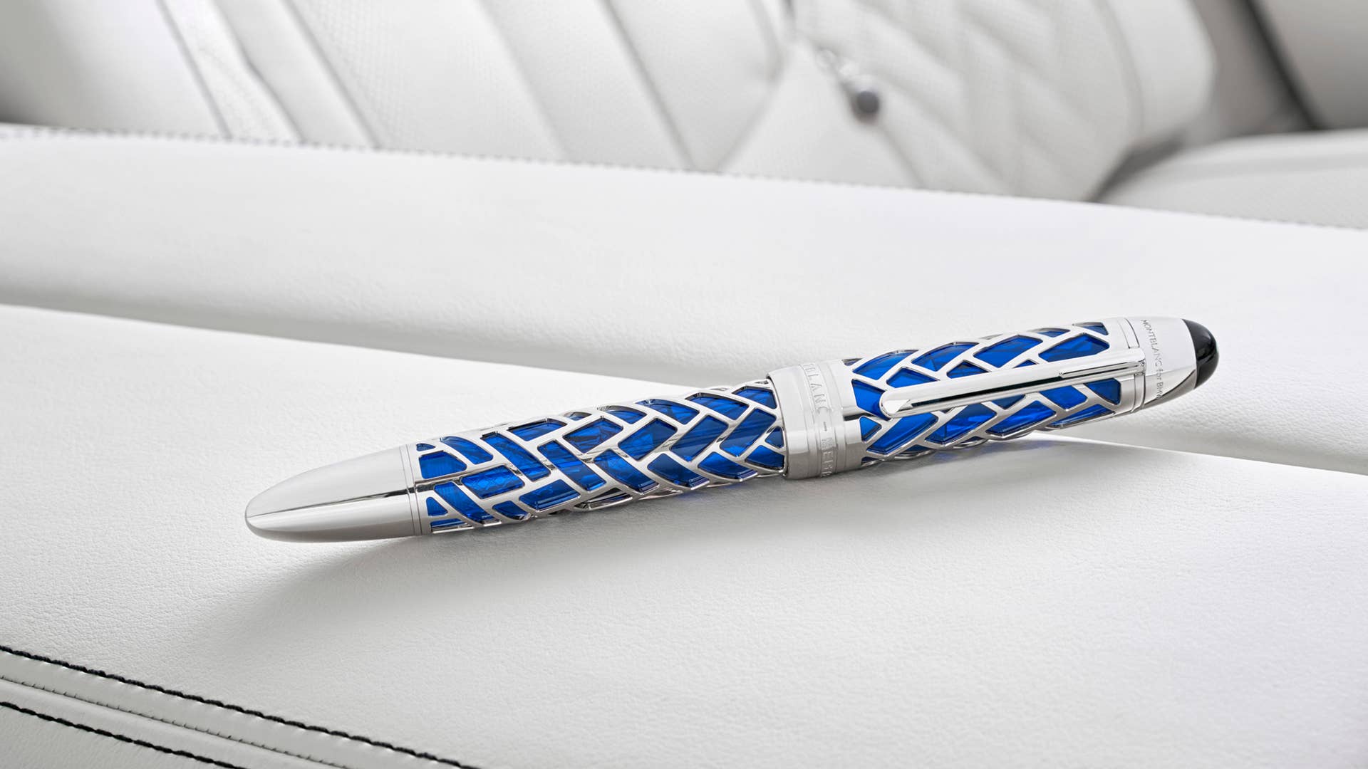 BMW M760i xDrive The Next 100 Years Edition pen