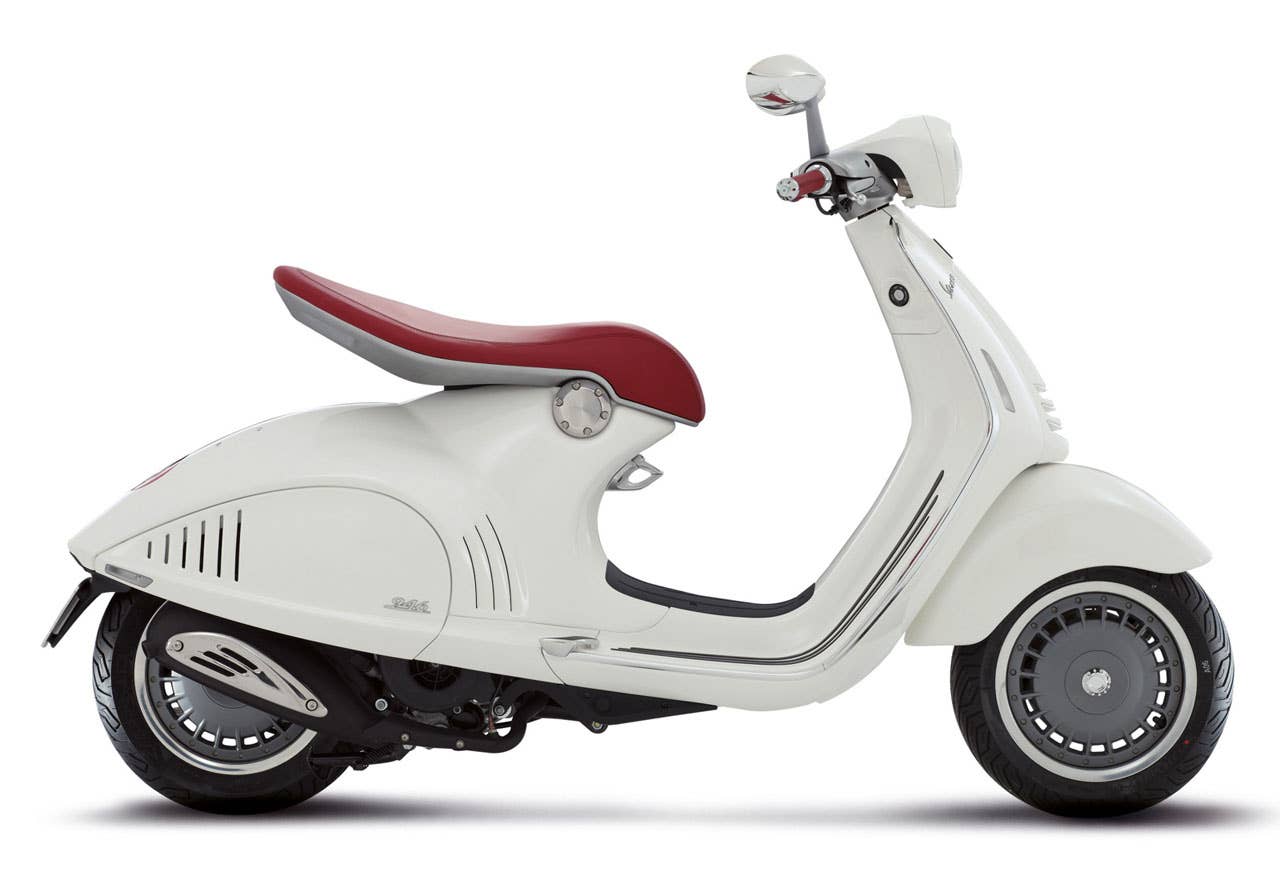 2013 Vespa 946 side