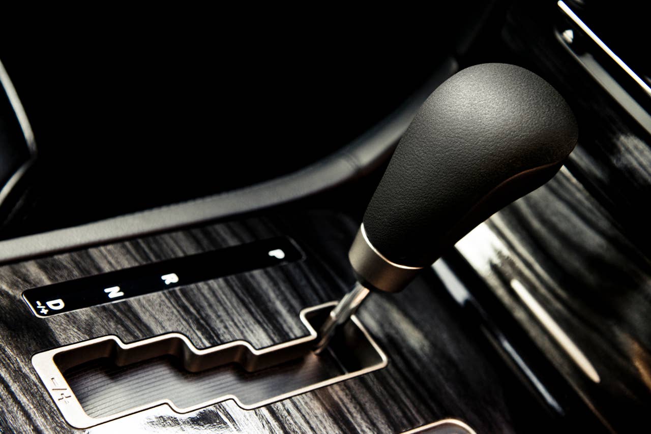 2013 Chrysler 300C John Varvatos Edition shift lever detail