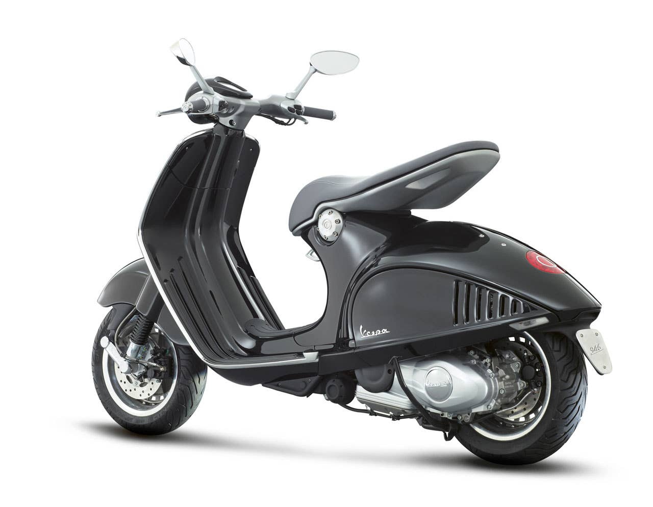 2013 Vespa 946 rear 3/4