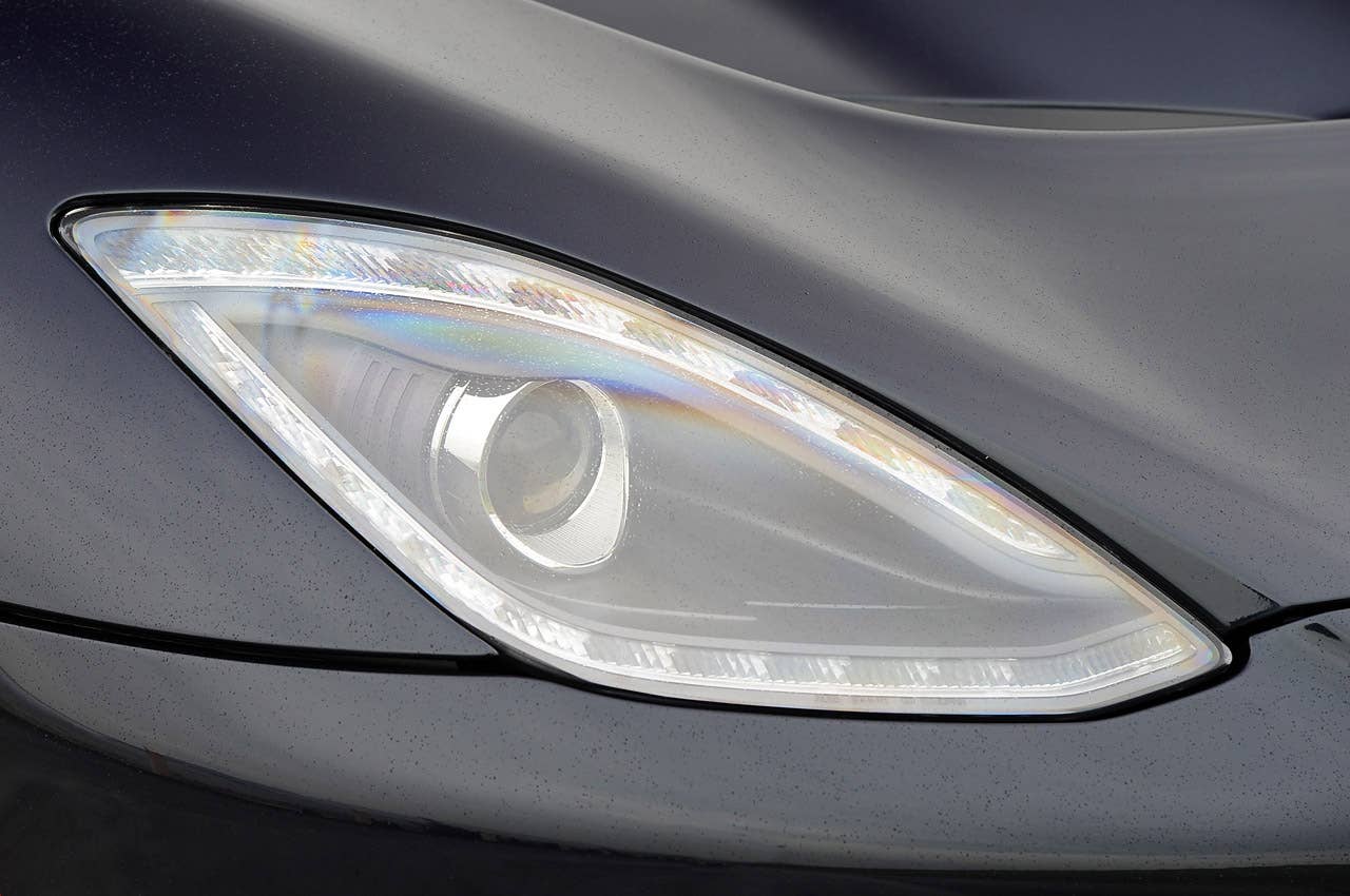 2013 SRT Viper headlight