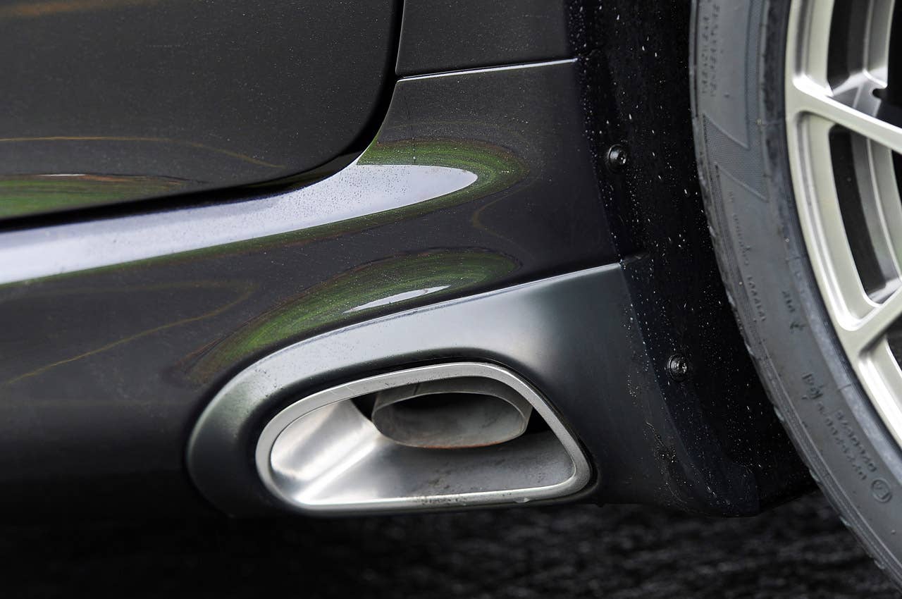 2013 SRT Viper side exhaust