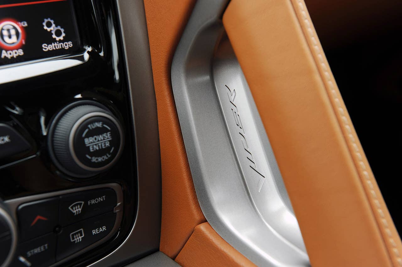 2013 SRT Viper interior handle
