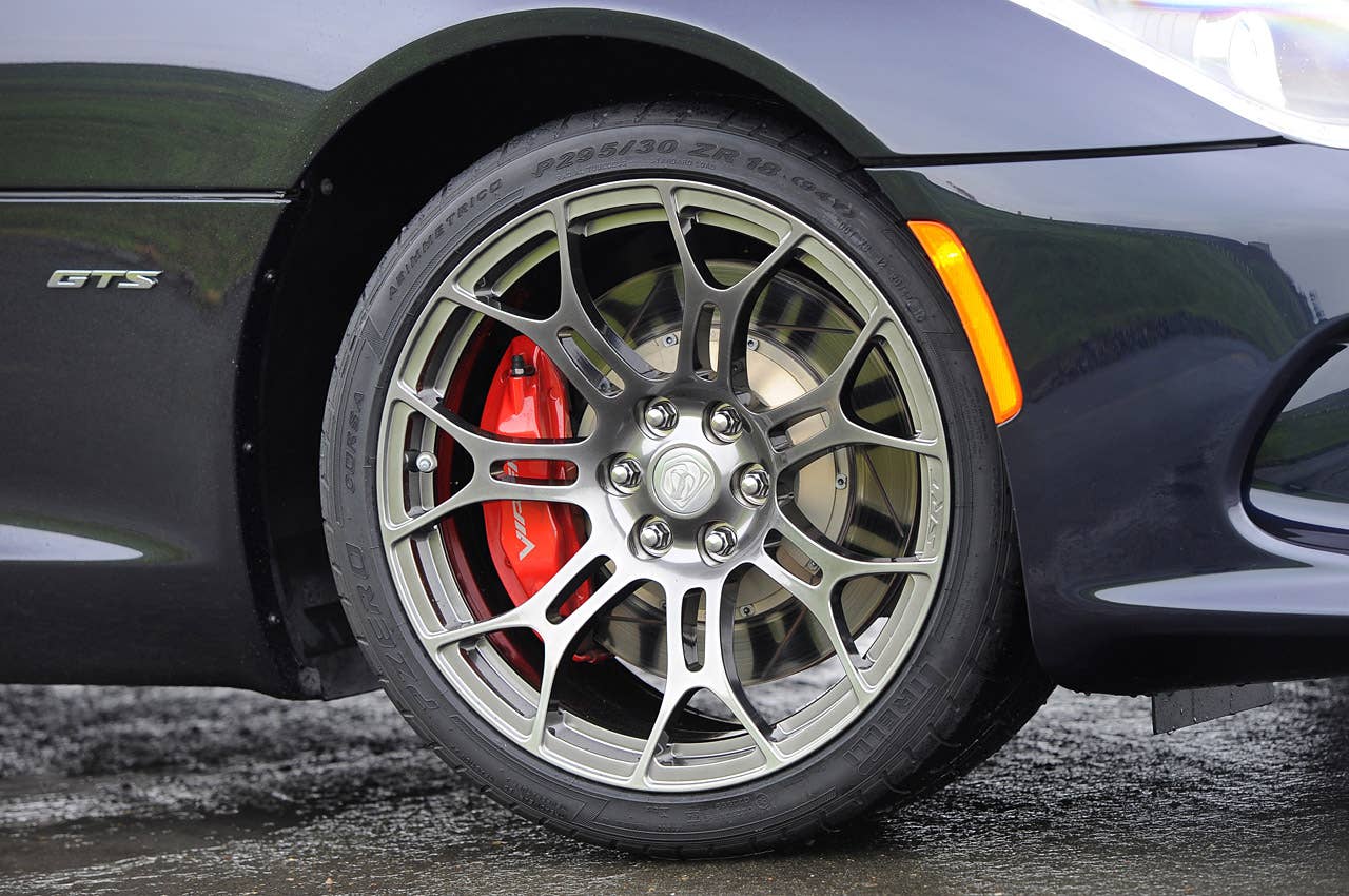 2013 SRT Viper wheel