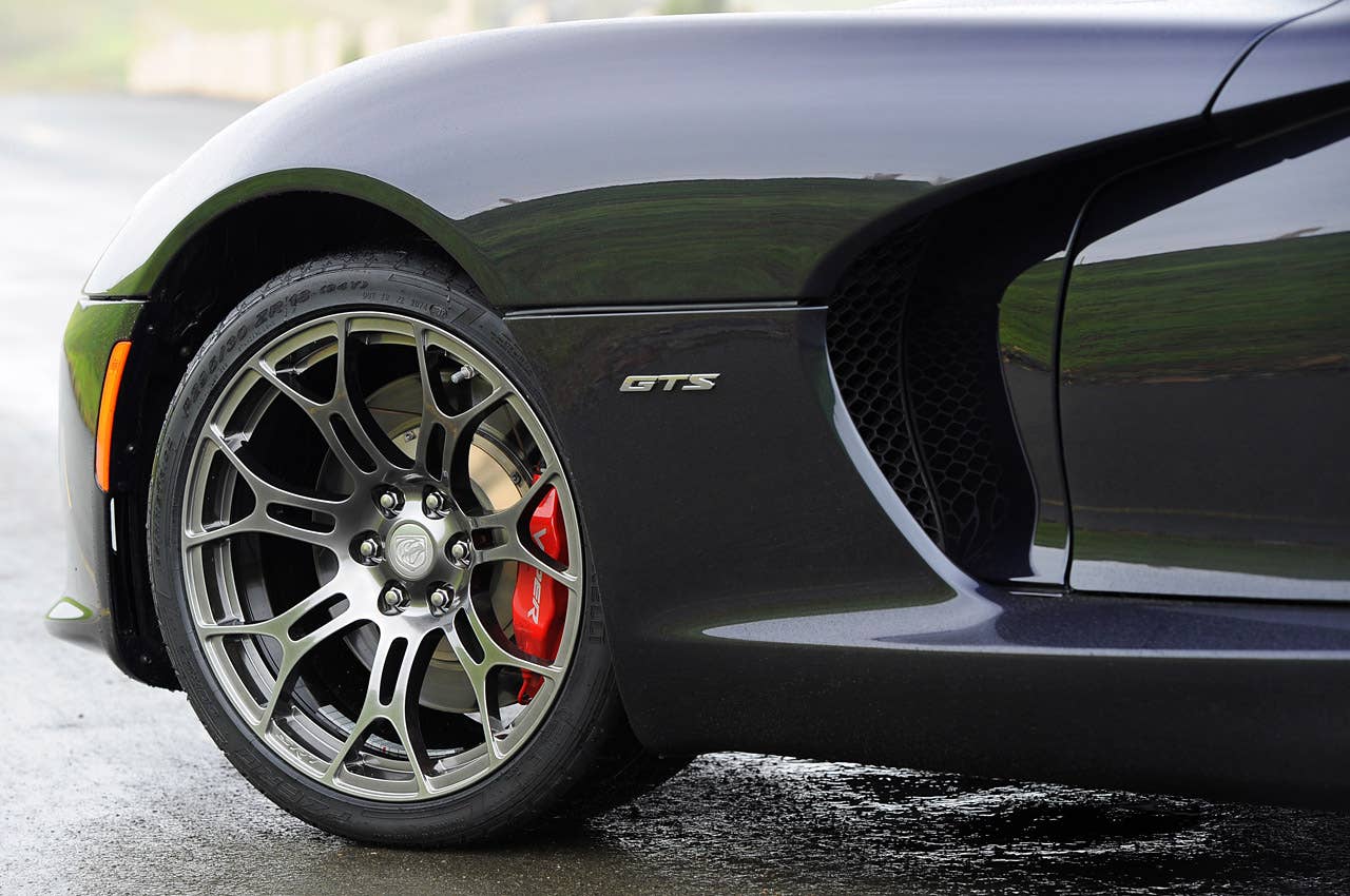 2013 SRT Viper side detail